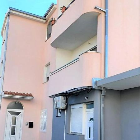 Apartment Neva Split With Free Private Parking Space Exterior foto